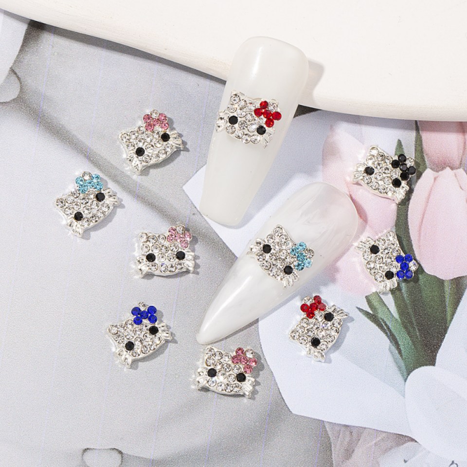 hello kitty tırnak takıları